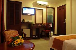 V N E Hotel