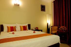 V N E Hotel