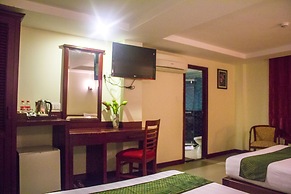 V N E Hotel
