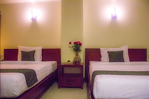V N E Hotel