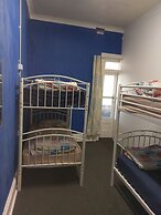 Adelaide Travellers Inn - Hostel