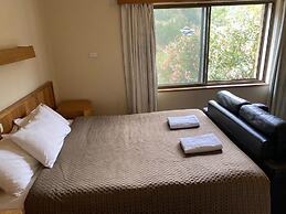 Tollgate Motel