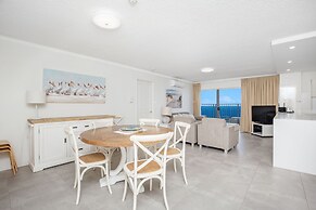 Pacific Plaza Apartments