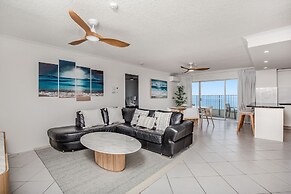 Pacific Plaza Apartments