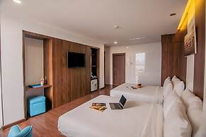 Gold Central Hotel by Haviland