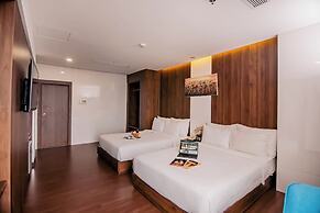Gold Central Hotel by Haviland