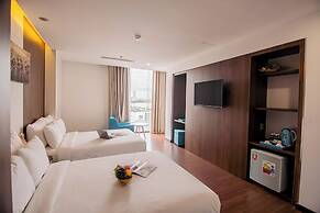 Gold Central Hotel by Haviland