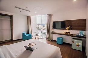 Gold Central Hotel by Haviland
