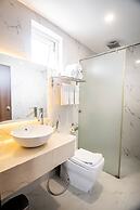 Gold Central Hotel by Haviland