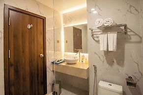 Gold Central Hotel by Haviland