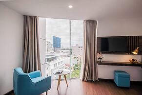 Gold Central Hotel by Haviland