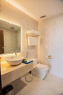 Gold Central Hotel by Haviland