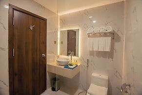 Gold Central Hotel by Haviland
