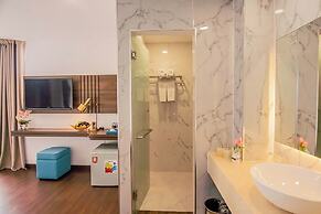 Gold Central Hotel by Haviland