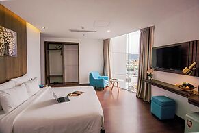 Gold Central Hotel by Haviland