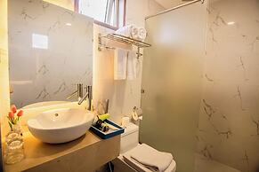 Gold Central Hotel by Haviland