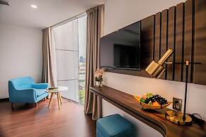 Gold Central Hotel by Haviland