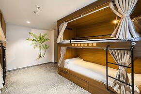 Gold Central Hotel by Haviland
