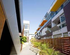 St Kilda Central Apartment Hotel