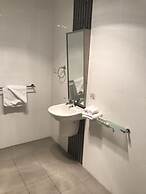 St Kilda Central Apartment Hotel