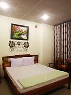 Lucky House Hotel