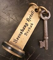 Reenskaug Hotel