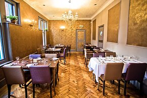 Wards Hotel