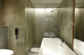 Vivanta Kolkata EM Bypass