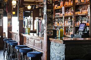 Maddens Bridge Bar & Guesthouse