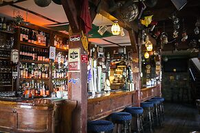Maddens Bridge Bar & Guesthouse