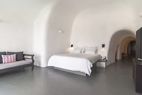Grand Ambassador Santorini Hotel