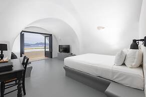 Grand Ambassador Santorini Hotel