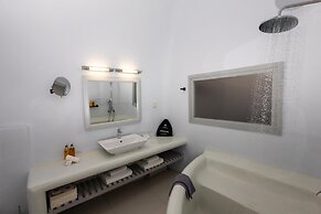 Grand Ambassador Santorini Hotel