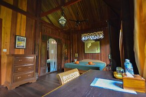 Rajabori Villas