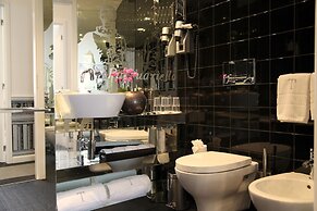 Teatro Boutique Rooms & Suites