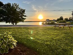 Lakeside Inn