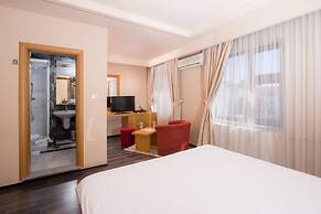 Hotel Lirak