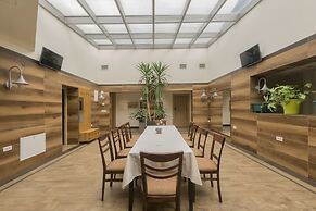Hotel Lirak