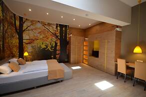 Emonec Hotel