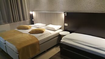 Emonec Hotel