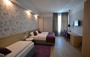 Emonec Hotel