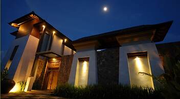 Swarapadi Villa