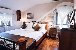 Galathea Hotel