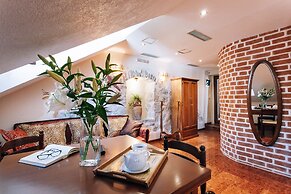 Galathea Hotel