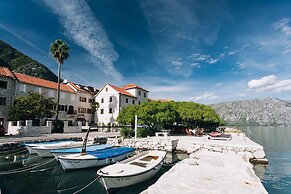 Galathea Hotel