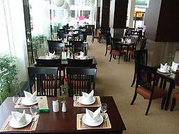 Golden Crown Grand Hotel