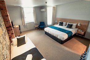 Customs House Hotel