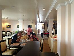 Jun Yue Hotel