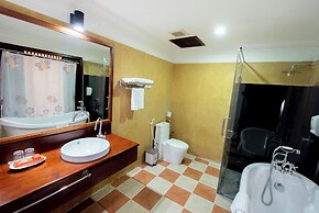 Royal Crown Hotel & Spa