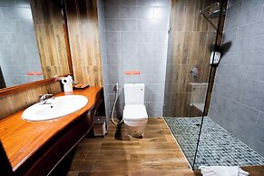 Royal Crown Hotel & Spa